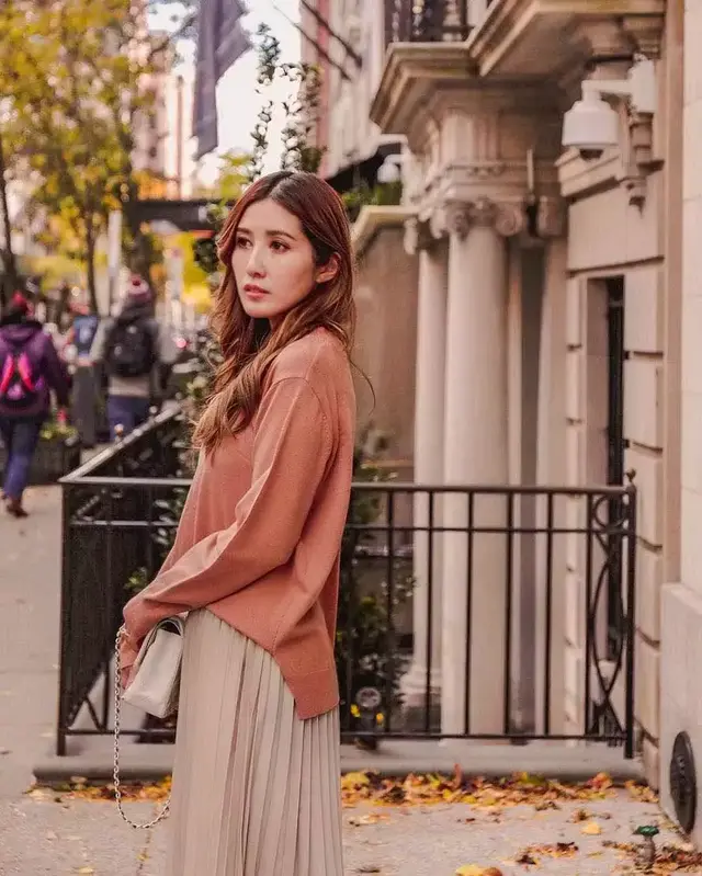 驼色的穿搭图片分享 驼色配什么颜色最洋气