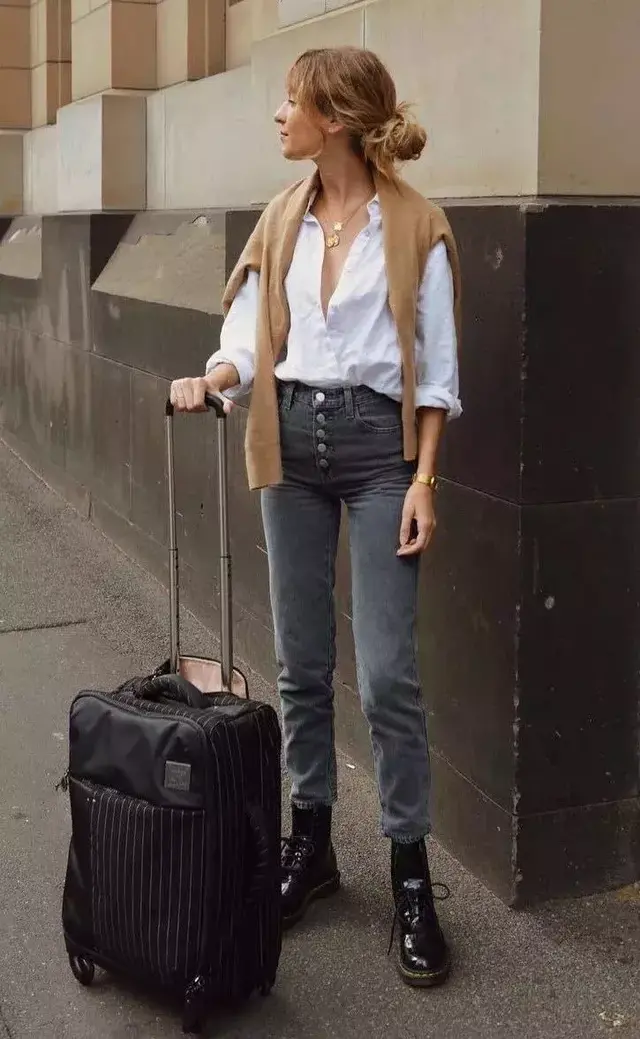 驼色的穿搭图片分享 驼色配什么颜色最洋气