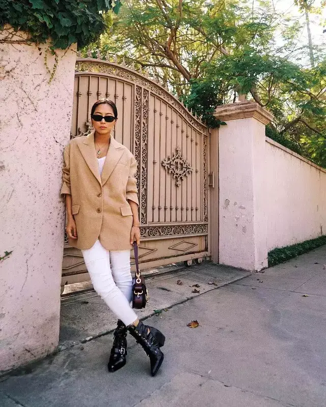 驼色的穿搭图片分享 驼色配什么颜色最洋气