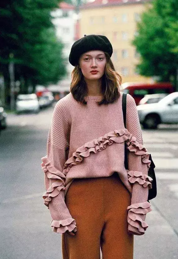 驼色的穿搭图片分享 驼色配什么颜色最洋气