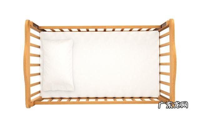 宝宝多大可以用枕头 婴儿什么时候用枕头