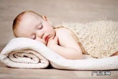 宝宝睡觉流口水怎么办 宝宝睡觉流口水是怎么回事
