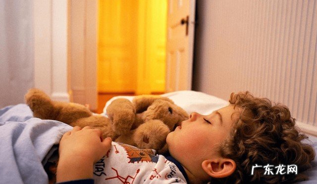 宝宝晚上咳嗽厉害是为什么 孩子晚上睡着了咳嗽是什么原因