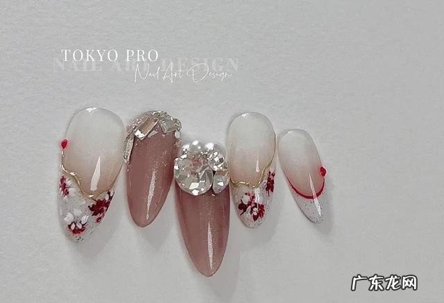 超好看的法式美甲款式 法式美甲图片大全分享