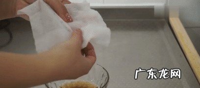 冰箱门密封条不严的原因 冰箱封条发霉怎么处理