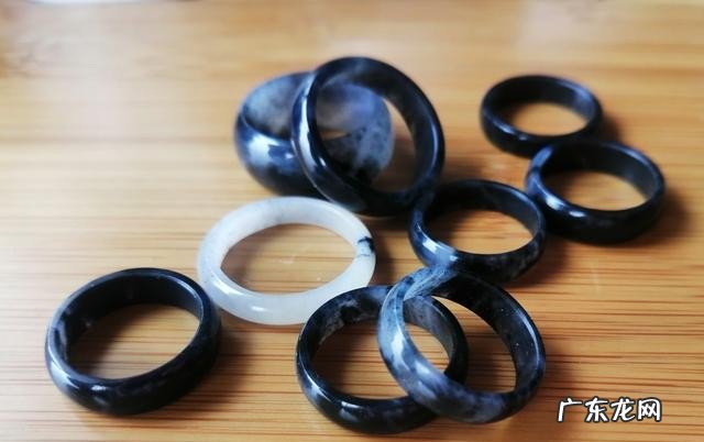 生姜泡脚有什么功效 生姜泡脚的正确泡法
