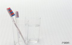 三文鱼经常生吃可以吗 生吃三文鱼的简单做法