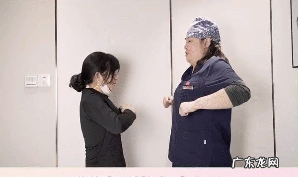 两个动作解决产后胸缩水 女人生完孩子胸部变小了怎么办