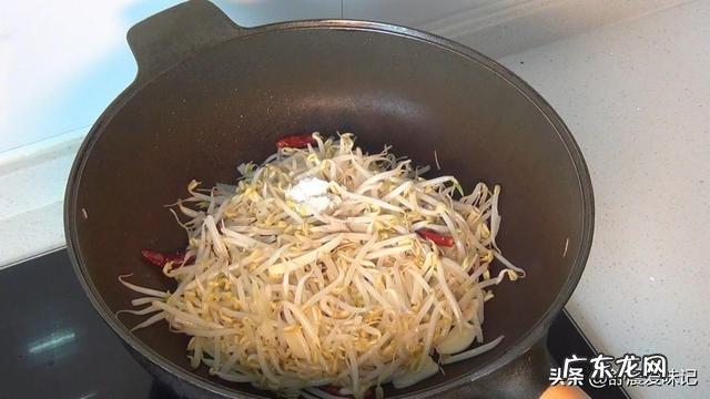 炒绿豆芽之前焯水一般几分钟 豆芽怎么做清脆爽口