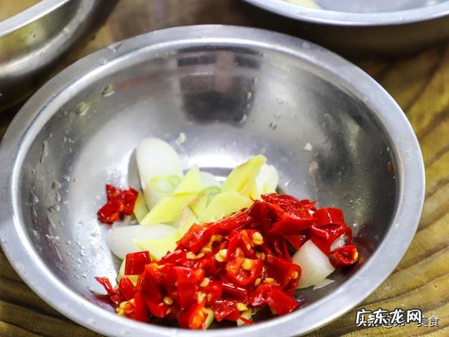 鲈鱼可以红烧吗 厨师长分享私房菜红烧鲈鱼