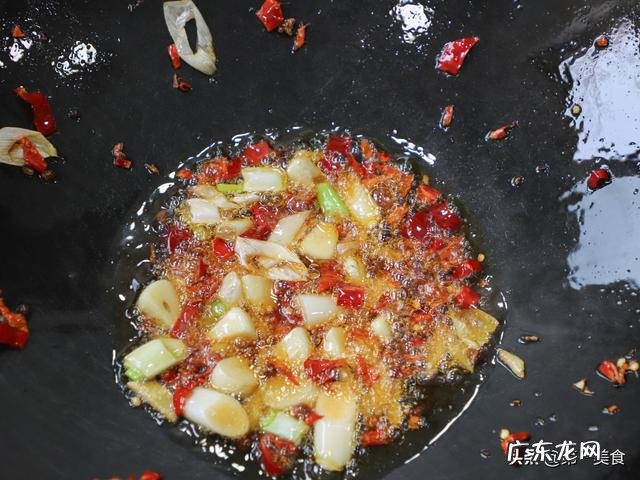 鲈鱼可以红烧吗 厨师长分享私房菜红烧鲈鱼