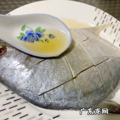 清蒸鲳鱼要蒸多长时间 超简单又好味的清蒸金鲳鱼