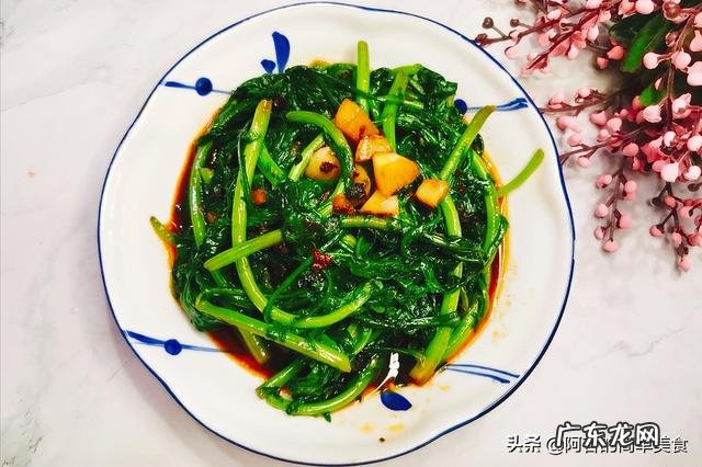 素炒茼蒿的家常做法 茼蒿怎么做简单好吃