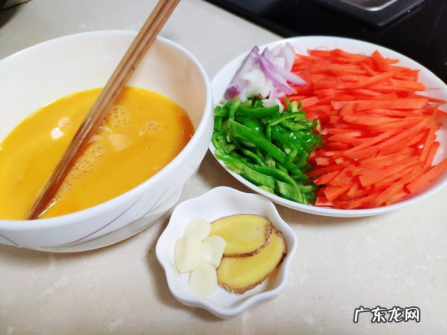 胡萝卜炒鸡蛋的做法教程分享 胡萝卜搭配鸡蛋怎么做好吃