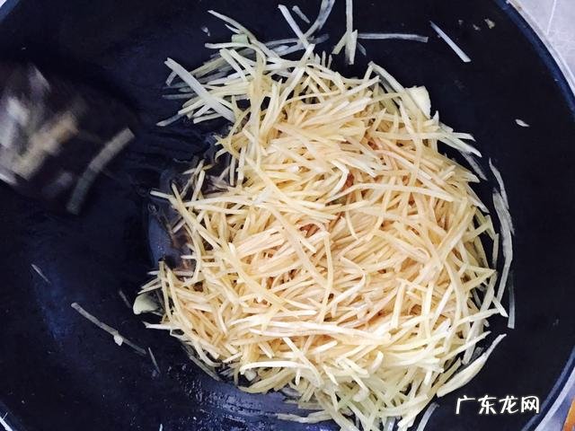 土豆丝炒土豆粉的做法教程 土豆粉怎么做简单好吃