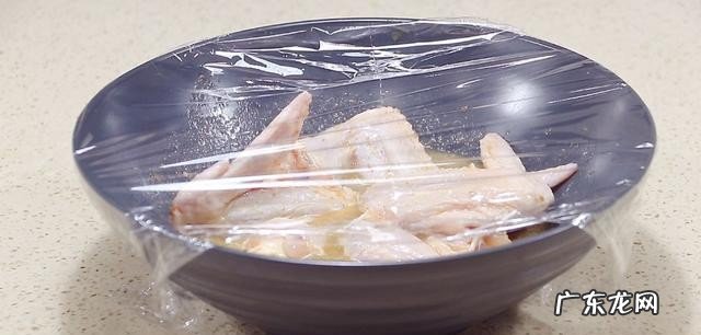 鸡翅怎么做简单好吃 自己在家怎么炸鸡翅