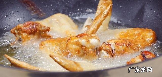 鸡翅怎么做简单好吃 自己在家怎么炸鸡翅