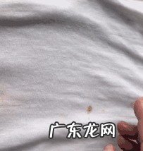 白色衣服油渍怎么彻底清除 吃火锅衣服上有油渍了怎么办