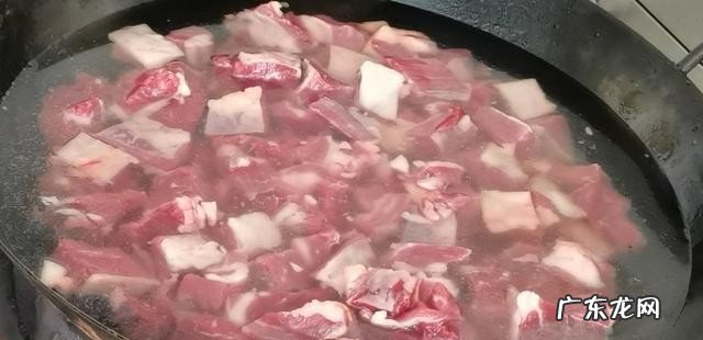 家常牛肉的简易做法分享 手把手教你做土豆烧牛肉